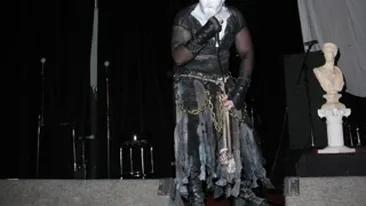 Nicholas Cage cu fosta sotie si fiul: Familia Adams in varianta moderna