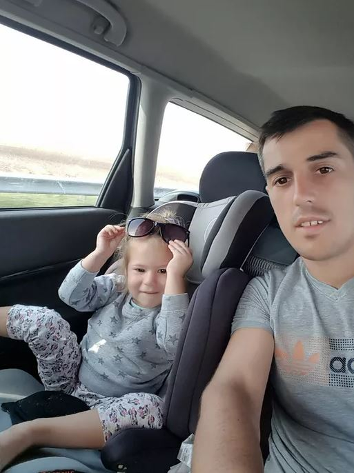 Destin crunt. Rebeca are nevoie urgent de tratament, după ce a fost diagnosticată cu o formă rară de cancer. “O boală nedreaptă a lovit trupul ei plăpând”