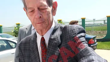 Iolanda Balas, Ilie Nastase, Ivan Patzaichin si Cristian Topescu, decorati de Regele Mihai