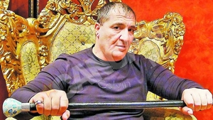 Comunistii au confiscat o avere din bijuteria tatalui sau. Nelson Mondialul are de luat trei kilograme de aur de la stat
