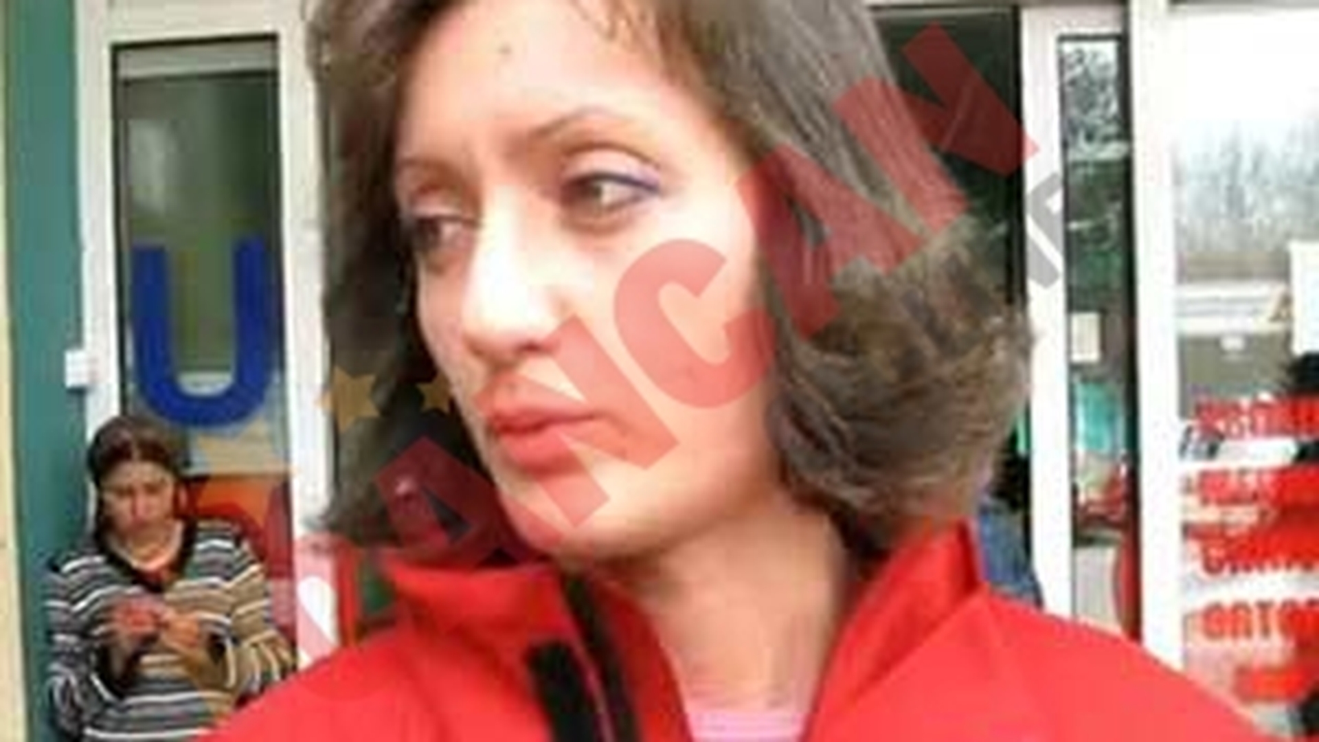 VIDEO Pentru ca traversa incet, un barbat de 62 ani a fost batut pana a facut stop cardiac!