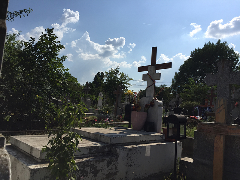 Mormântul lui Vasile Turcu este îngrijit săptămânal de Elena, soția lui