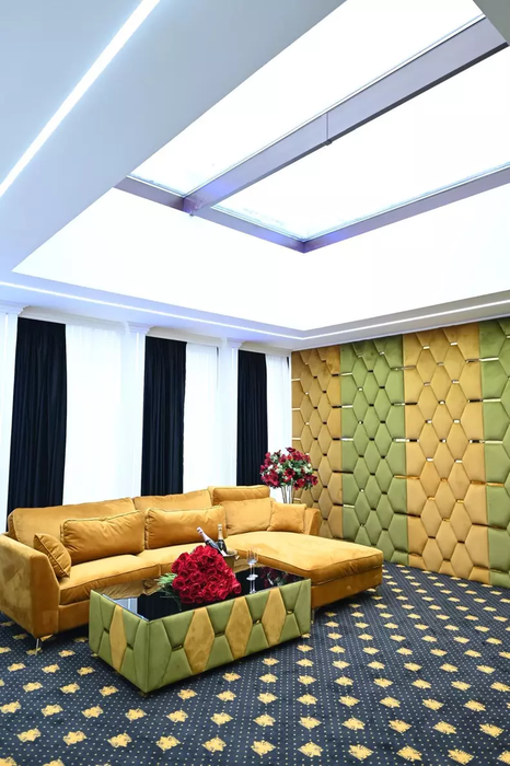 Cum arată vila lui Florin Salam, pe care a transformat-o in hotel. Doar liftul a costat 30.000 de euro