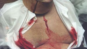 Arabii dau exemple macabre: criminali decapitati si crucificati!