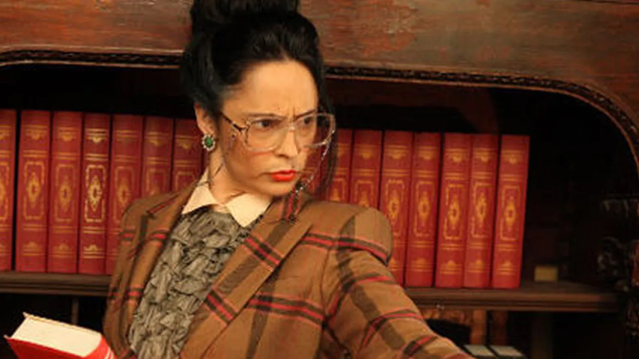 Nici nu banuiesti cine este femeia din imagine! Este foarte dura si va juca alaturi de State si Dragos Bucur!