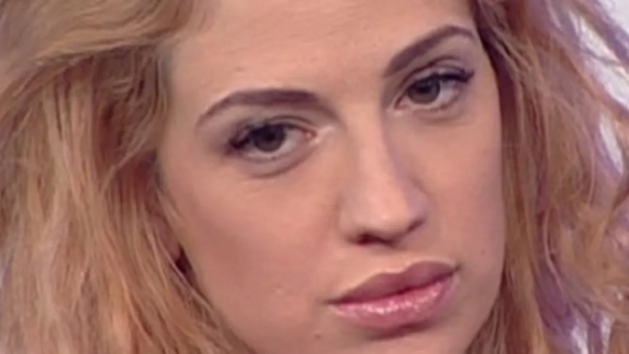 Aşa arată IULIA de la ABRACADABRA după ce şi-a pus silicoane