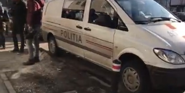 Jaf la un amanet din Ploiești. Hoțul a reușit să fugă cu bijuterii din aur