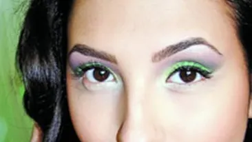 Fondul de ten fluid , doar insotit de pudra