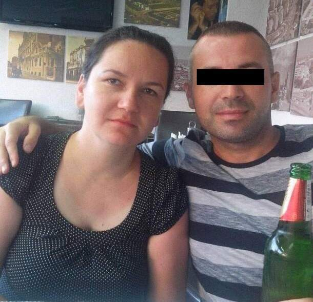 Imaginile care îți sfâșie inima! Gestul făcut în ziua înmormântării de soțul polițistei care și-a asasinat fiul de 6 luni și mama, după care s-a sinucis