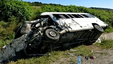 Opt români, răniţi într-un accident în Belgia!