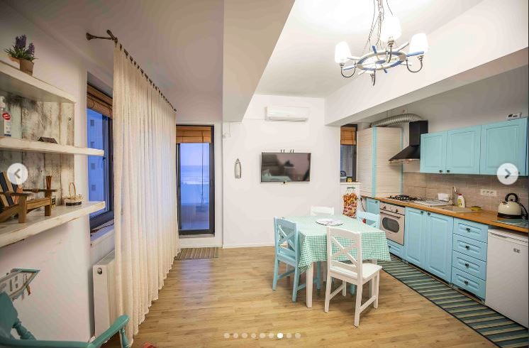 Cum arată apartamentul lui Cabral de la malul mării? Îl vinde complet mobilat şi utilat