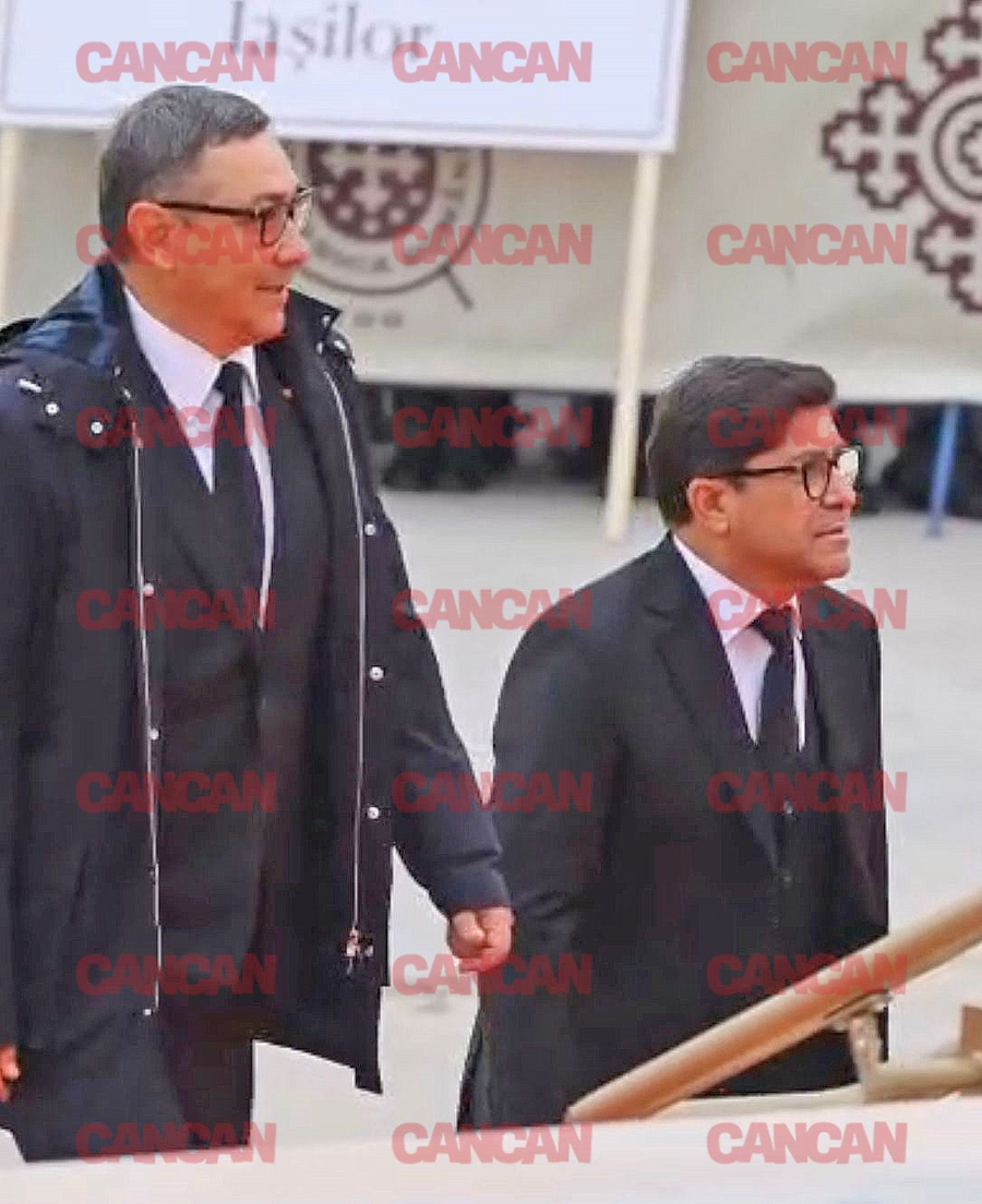 Victor Ponta a fost prezent la slujba de sfințire a Catedralei Mântuirii Neamului