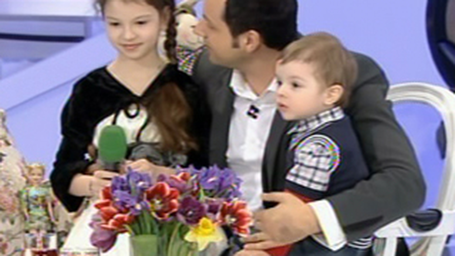 VIDEO Cezar, cea mai noua minune din familia Stratan, ne-a uimit cu inteligenta sa