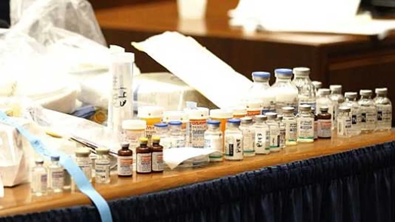 Imagini uluitoare! Iata medicamentele pe care Michael Jackson le avea pe noptiera cand a murit!