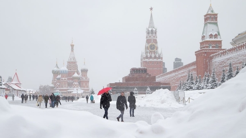 Fenomen extrem în Rusia! Moscova a fost îngropată în zăpadă. Vremea rea se răspândește în Europa