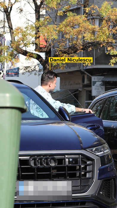 Daniel coboară dintr-un Audi Q8, mașina veche a familiei / (Sursa: CANCAN.RO)