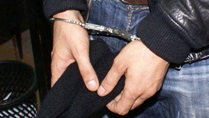 13 români au fost arestaţi în Franţa după ce au făcut asta! Autorităţile, şocate: "Este vorba despre un adevărat jaf"
