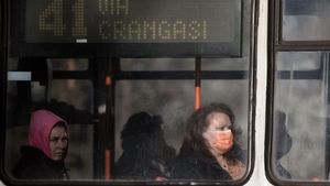Măsuri stricte după 15 mai. Cum se va circula cu transportul în comun