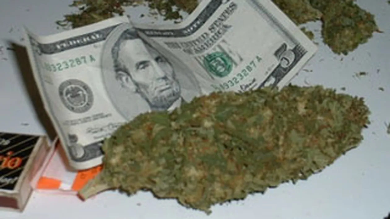 Trafic de droguri in liceele ploiestene! Trei elevi au fost retinuti pentru vanzarea de anfetamine!