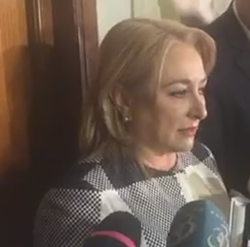 Transformare radicală de look. Cum s-a afişat în public premierul desemnat al României, Viorica Dăncilă!