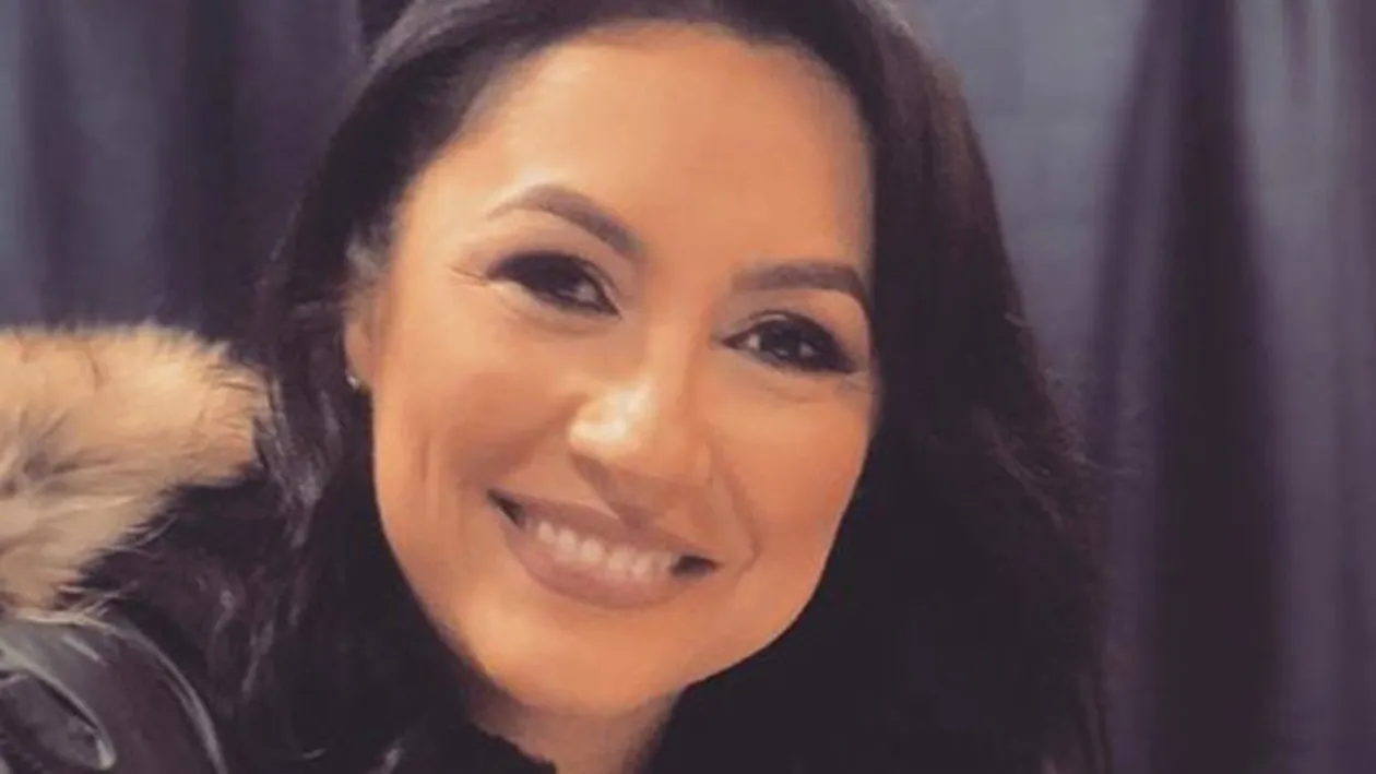 Cum a fost fotografiată Andra Măruță ieri seară, într-o secție de votare din București