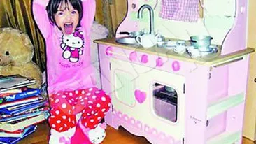 A dat 400 de euro pe o bucatarie de jucarie. Cristea si-a trimis fetita la cratita