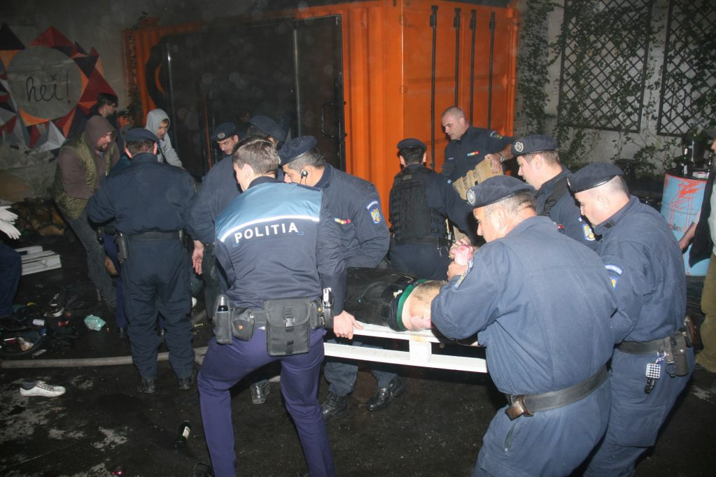 Filmări secrete din timpul incendiului de la Colectiv, făcute publice astăzi, la 4 ani de la tragedie. Ce făcea Adi Despot, imaginile sunt edificatoare
