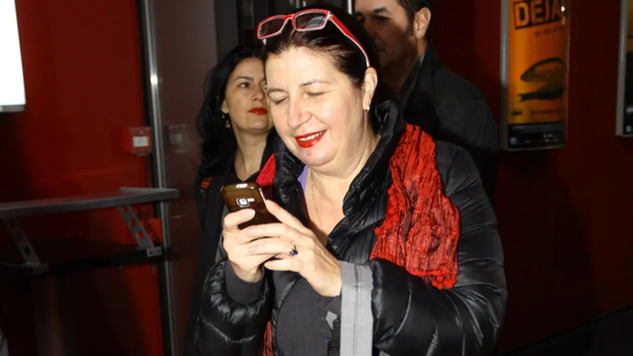 Magda Catone a uitat complet de Serban Ionescu! Inainte de parastasul de un an, actrita o tine din petrecere in petrecere