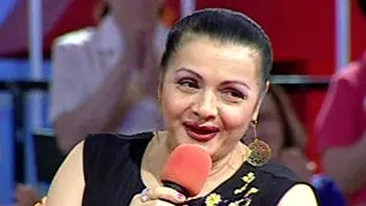 VIDEO Cornelia Catanga socheaza: M-au facut posta vreo 10 insi! Tata mi-a pus mana pe sani la 17 ani!