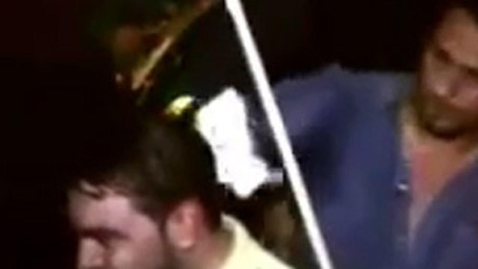 VIDEO La arogantele astea chiar nu te-ai fi asteptat! Florin Salam si-a angajat "argat"! Are un om platit special ca sa il stearga de transpiratie!