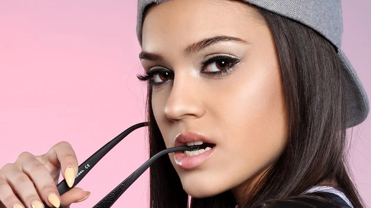 Carmen Simionescu, alaturi de un barbat plin de muschi! Cum arata tanarul cu care s-a pozat fiica lui Adi Minune