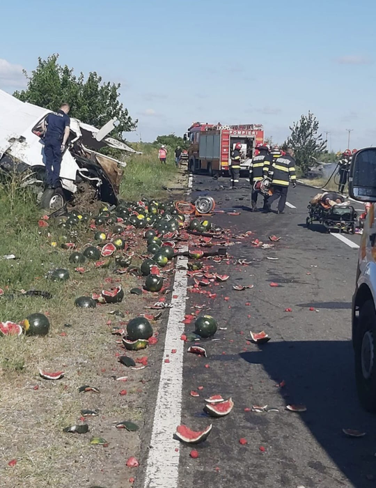 Tragedie în Teleorman! Doi șoferi au murit în urma unui accident violent. Traficul a fost blocat