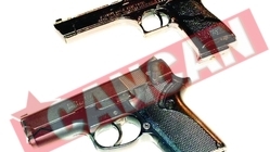 Jefuita si amenintata cu un pistol- bricheta