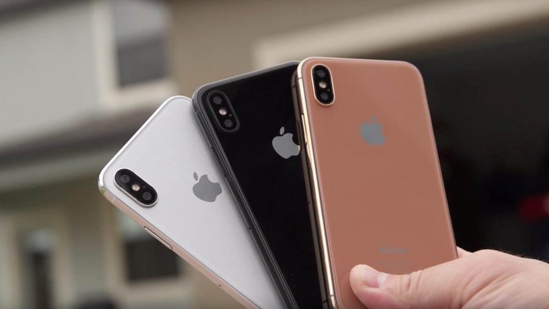 O tânără de 17 ani şi-a scos virginitatea la vânzare pentru un iPhone 8!
