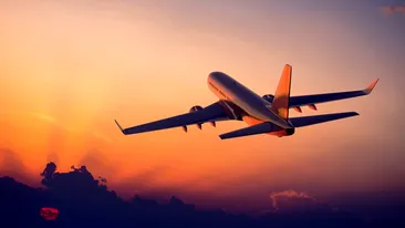 Călătoriile cu avionul s-ar putea face doar cu ”paşaportul COVID”