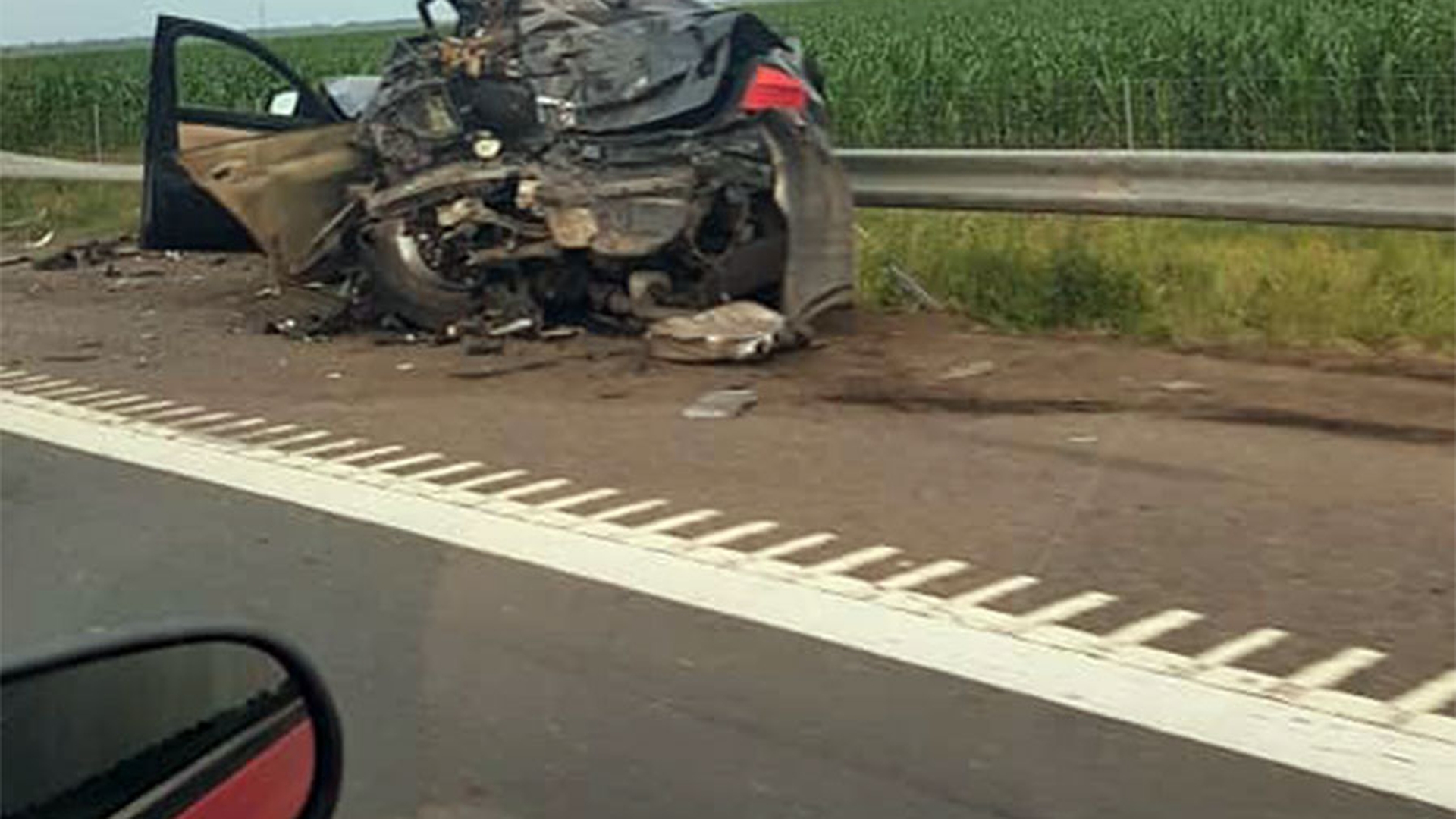 Accident grav pe Autostrada Soarelui. Trei maşini şi un TIR s-au ciocnit, cinci oameni au fost răniţi