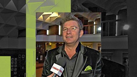 ”M-am îmbrăcat frumos, am fugit tare...” Mori de râs! Cum a fost desemnat Pavel Bartoș să ridice premiul luat de show-ul ”Românii au talent”