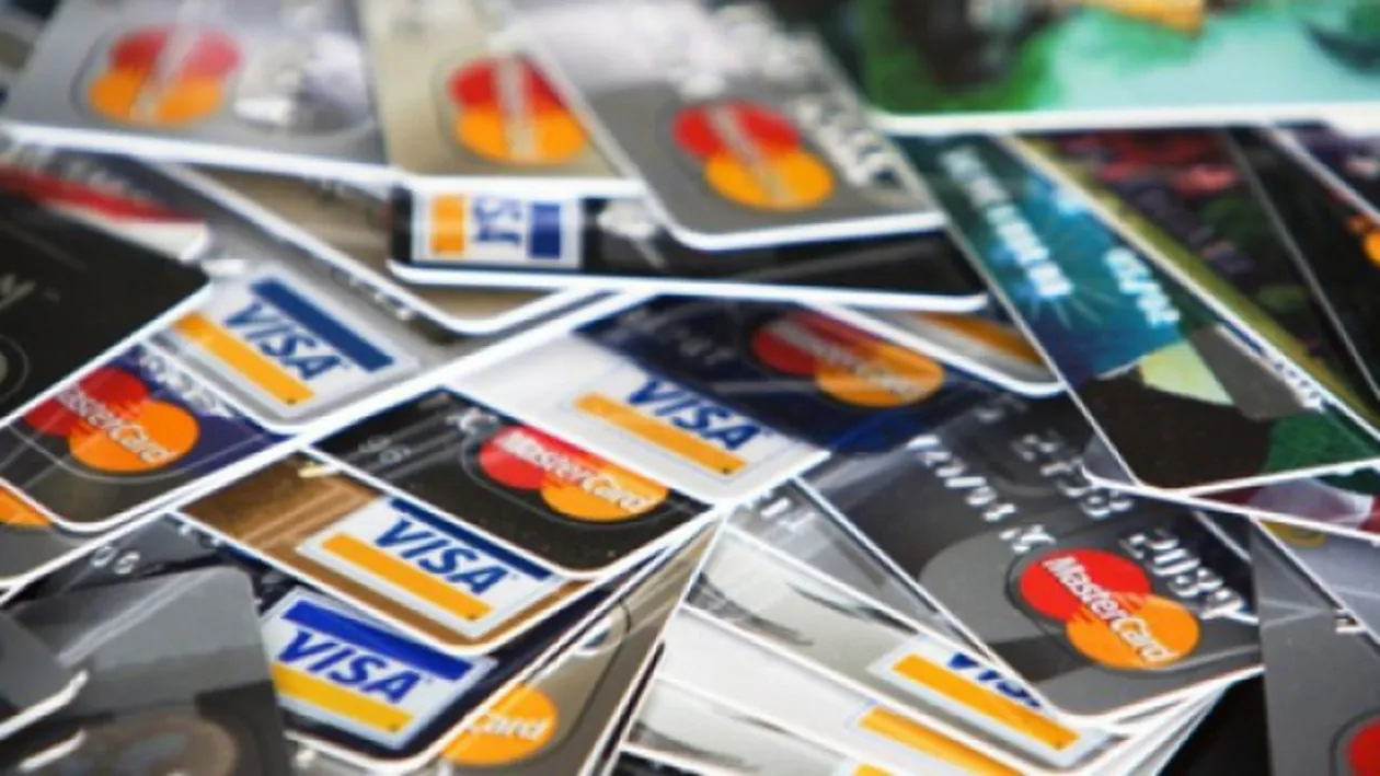 Un roman a golit conturile englezilor de peste 3 milioane de lire sterline! Condamnarea lui a starnit o revolta