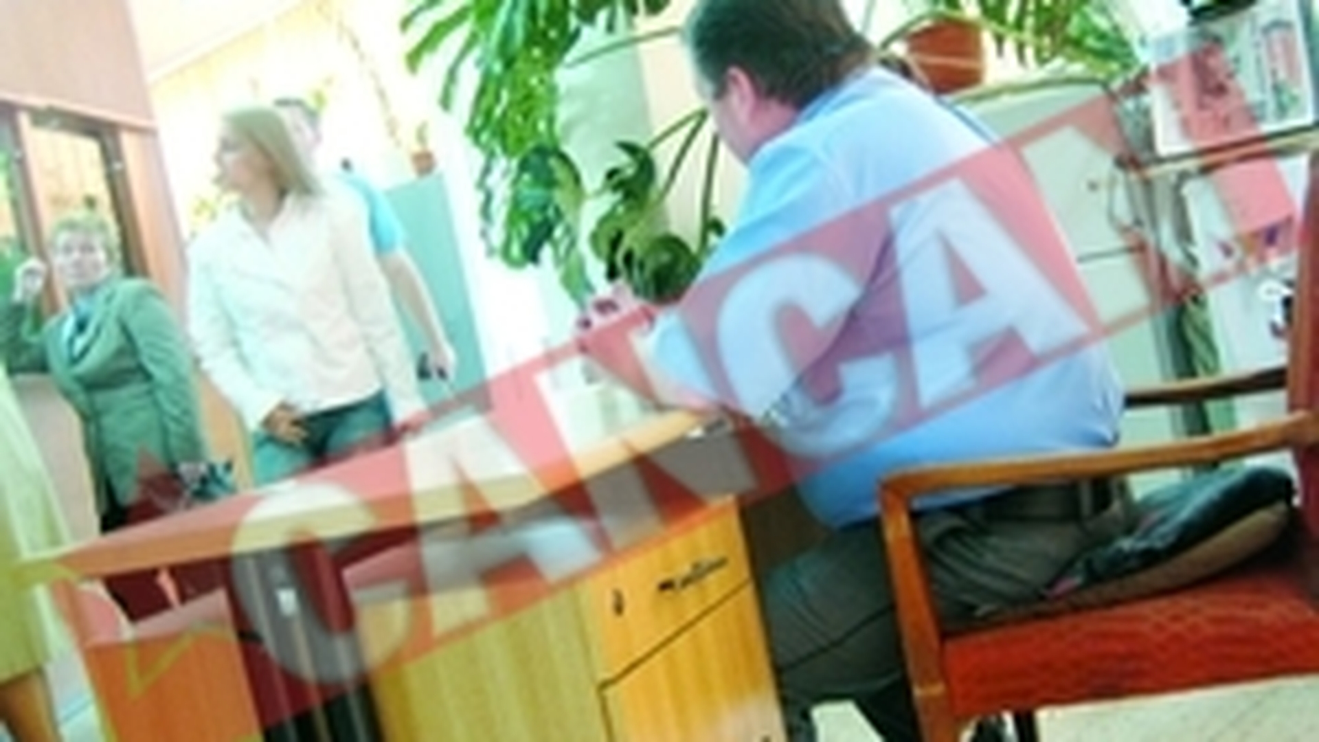 La taxe si impozite cetatenii mor de nervi iar functionarii de plictiseala
