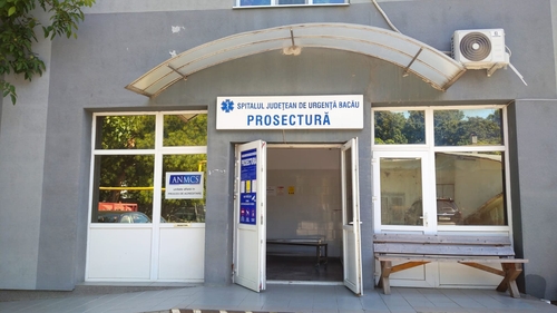Un angajat de la Morga Spitalului Județean Bacău a decedat. Bărbatul nu știa că era infectat cu virusul SARS-CoV-2