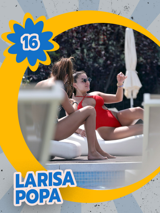 TOP 30 de vedete care şi-au etalat picioarele lungi şi bronzate la piscină. Blonde, brune și roșcate sunt complet dezinhibate!