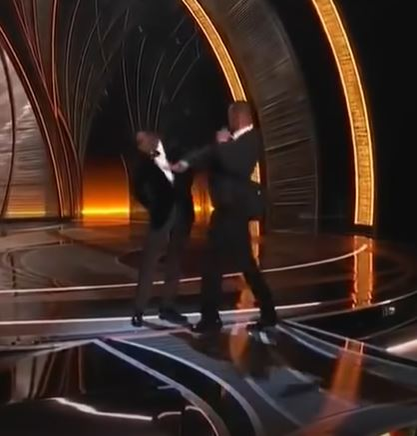 Momentul de la Oscar 2022 pe care nu îl vor uita! Will Smith l-a lovit pe Chris Rock pe scenă, după o glumă făcută pe seama soției