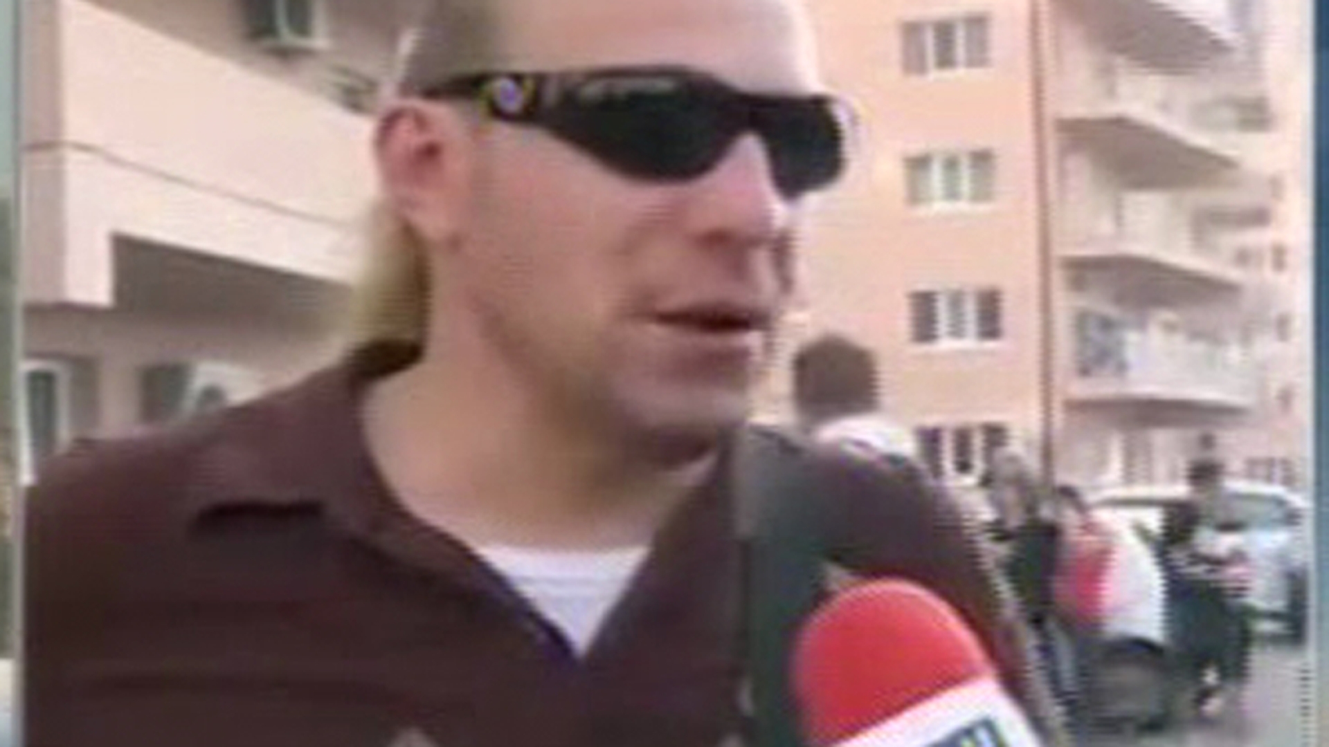 Fostul acordeonist de la Spitalul de Urgenta, Vali Craciunescu, locuieste in complexul rezidential afectat de incediu in sectorul 3: "De patru ani stau aici, nu pot invinovati administratia pentru ce s-a intamplat"