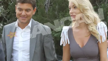 Ultima colectie de sfarcuri de vedeta! Ce pot sa faca emotiile, fericirea, vantul si matasea cu sanii fetelor din showbiz!