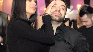 Exclusiv! Florin Salam a câştigat în SUA 200.000 de dolari, dar poliţiştii au găsit doar jumătate din sumă când l-au reţinut în aeroport. Ce a făcut Roxana Dobre cu banii