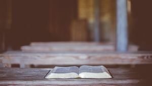 Test de cultură generală | Câți oameni au scris Biblia, de fapt, în aproape 1.500 de ani