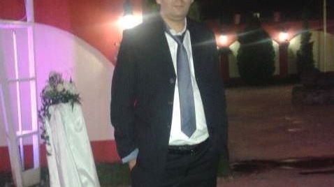 Disperat să-și găsească o iubită, a postat un mesaj pe Facebook. “Am fost cu multe femei, până mi-au tăiat...”