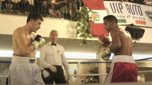 Luigi, un boxer italian, continuă să urce în ring de aproape 20 de ani, fără să câștige. Cât primește pentru fiecare luptă