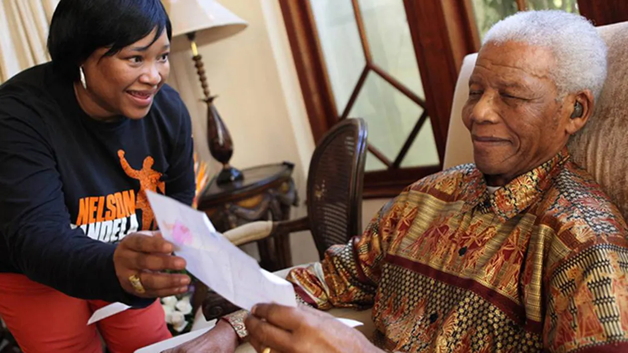 Coincidenta CUTREMURATOARE: Vezi ce facea fiica lui Nelson Mandela chiar in timp ce tatal ei isi dadea ultima suflare