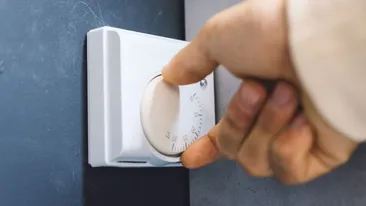 La ce temperatură este cel mai bine să setezi termostatul centralei termice atunci când pleci de acasă. Experții au stabilit limita sigură